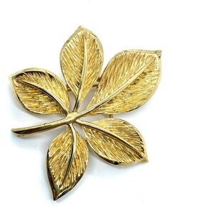 Vintage Gold Tone Leaf Brooch